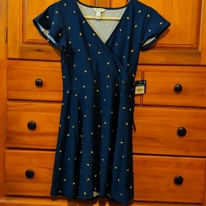 Navy (faux) wrap dress with yellow flowers